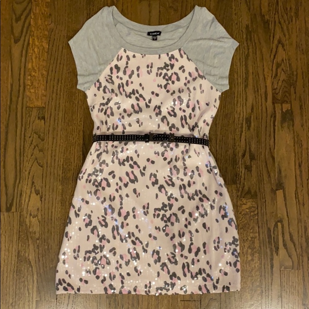 Bebe belted leopard sequins t-shirt dress size M